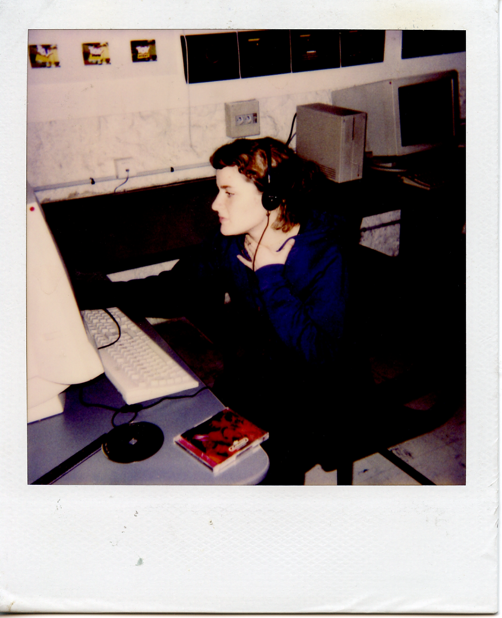 Hanna in the computer lab, Parsons Paris. 
